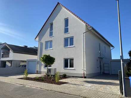 Dachgeschosswohnung Klimatisiert mit Balkon*ohne Maklerprovision*