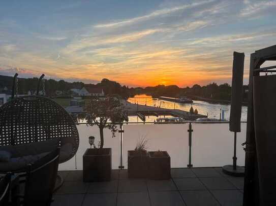 Traumhafte Dachterrassenwohnung mit Wasserblick!