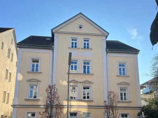 Architektonisch geschmackvoll ausgestattete 3-Raum-Wohnung mit Balkon in Augsburg