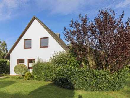 Familientraum: Einfamilienhaus mit idyllischem Grundstück. Fenster und Heizung neu!