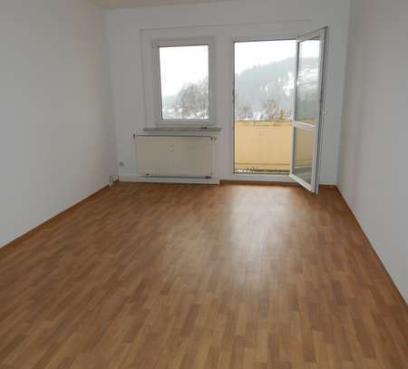 Schüler aufgepasst! Kaltmiete 2 Monate geschenkt! Tolle 1-Raum-Wohnung mit Balkon und Aufzug!