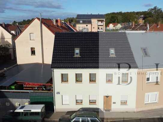 Charmantes Einfamilienhaus mit Potenzial – großzügige Wohnfläche, Dachterrasse und Ausbaureserven