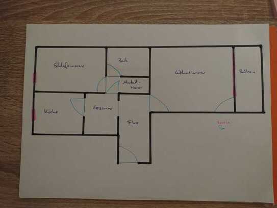 Stilvolle 2,5-Raum-Wohnung mit Balkon, Garten und Einbauküche in Berlin Buckow (Neukölln)