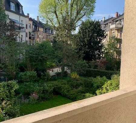 Ihre helle 1 Zimmerwohnung mit großzügiger Küche und Balkon mit Blick ins Grüne