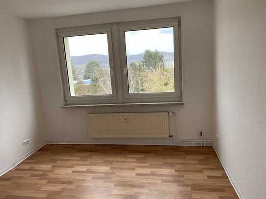 Schöne 3-Raum-Wohnung mit Tageslichtbad und Balkon