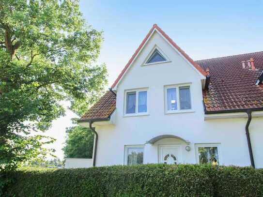 Großzügige Maisonette-Wohnung mit Balkon, Garage und Blick auf den Bodden – Wohnen der Extraklasse!