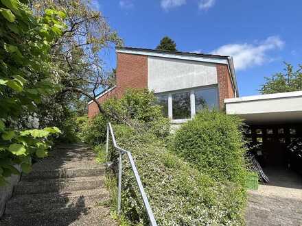 Ansprechendes Einfamilienhaus mit ELW in stilvoller Architektur auf traumhaftem Grundstück
