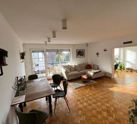 Sehr schöne 2-Zimmer-Wohnung mit Balkon und Wintergarten sowie Tiefgaragenstellplatz