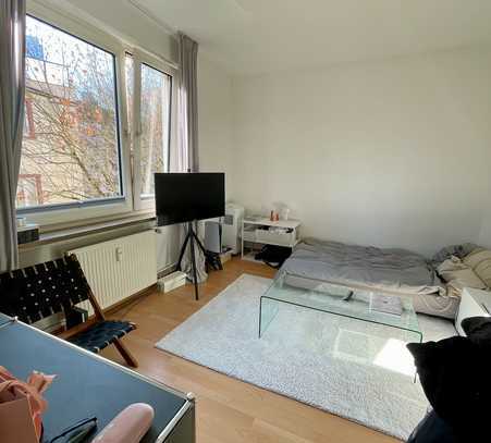 Nachmieter 1-Zimmer-Wohnung im Westend gesucht (ab 1. April)