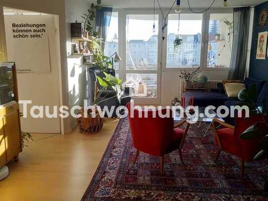 Tauschwohnung: Bieten helle 2 Zimmer mit großem Südbalkon, suchen 4+ Zimmer