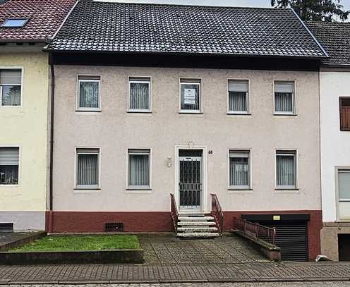 Gepflegtes Wohnhaus mit Garten, Garage in zentraler Lage von Dillingen-Diefflen