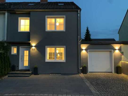 Das Haus für Ihre Familie - 8 Zimmer, weitläufiges Grundstück, Garage und Wintergarten