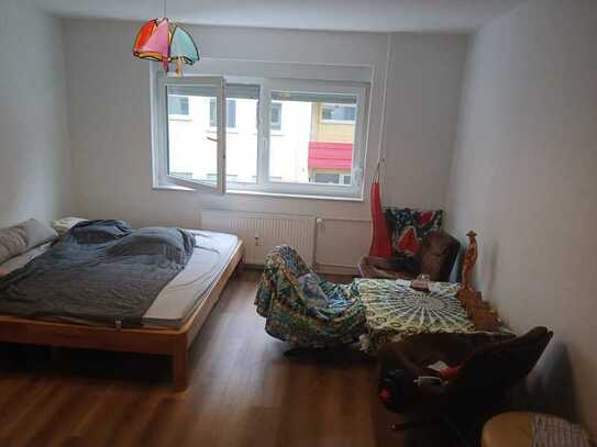 1 Zimmer, Küche, Bad mit Balkon nähe Innenstadt und Helios Klinik 510 € warm - 36 m² - 1.0 Zi.