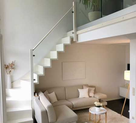 Exklusive helle 2,5-Zimmer-Maisonette-Wohnung mit Balkon und EBK in Friedberg von PRIVAT