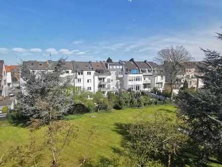 ***FREIE 3 ZIMMER WOHNUNG MIT SÜD-BALKON & TG STELLPLATZ IN RUHIGER LAGE AUF ERBPACHTGRUNDSTÜCK***