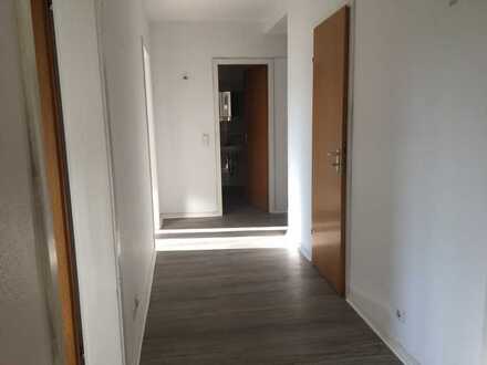 ***Helle und großzügige Dreizimmerwohnung***