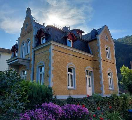 Repräsentative Villa in Bad Ems mit großem Garten und direktem Blick auf die Lahn