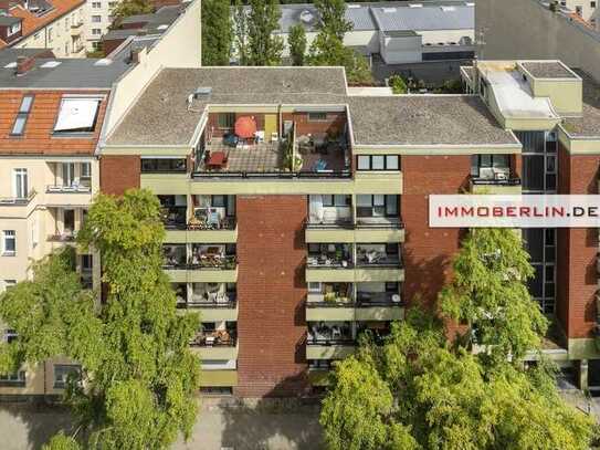 IMMOBERLIN.DE - Lichtdurchflutete Wohnung mit großer Südwestterrasse + Garagenplatz