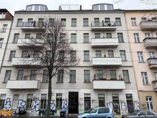 BEZUGSFREI: Charmante 1-Zimmer-Altbauwohnung in Friedrichshain