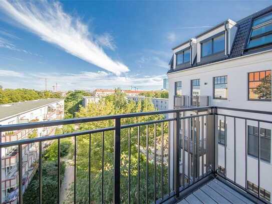 EXKLUSIVE 2,5-ZI.-ALTBAUWOHNUNG MIT WEITBLICK - in topmodernisiertem Altbau aus 1900 - dicht am Park