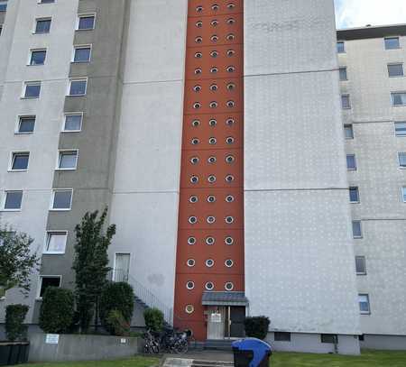 Renovierungsbedürftige 3 Zim-Wohnung in Langenhagen Zentrum