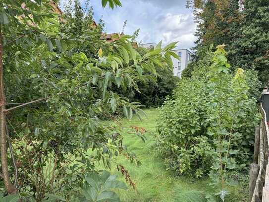 Idyllisches, unbebautes Grundstück in ruhiger Citylage