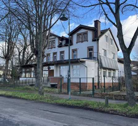 Vermietetes Boardinghouse direkt am Bahnhof Kranichstein mit Baugenehmigung für MFH mit 29 Einheiten