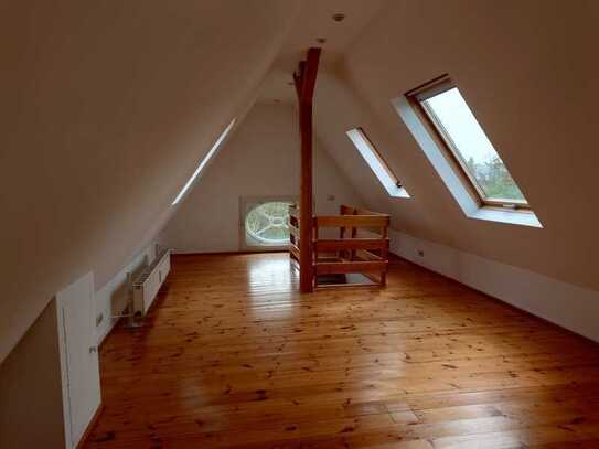 Wunderschöne Maisonette-Wohnung mit vier Zimmern und Blick auf den Michaelsberg.