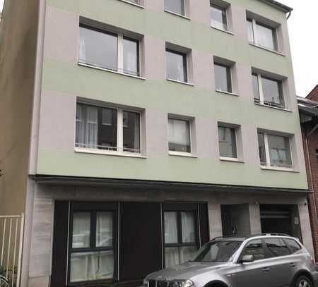 Schöne und gepflegte 3-Zimmer-Wohnung mit Balkon in Düsseldorf