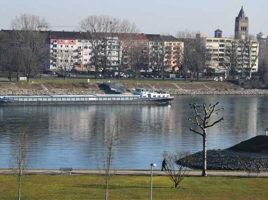 Luxuriöse Wohnung mit Wellness im Haus an der Rheinpromenade