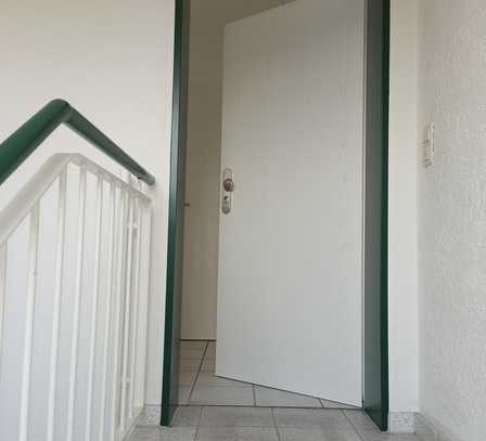 3-Zimmer-DG-Wohnung mit 2 Balkonen in Neuss (Furth)