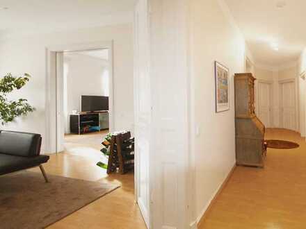 Hochwertige Altbauwohnung in zentraler Lage! Erstbezug!