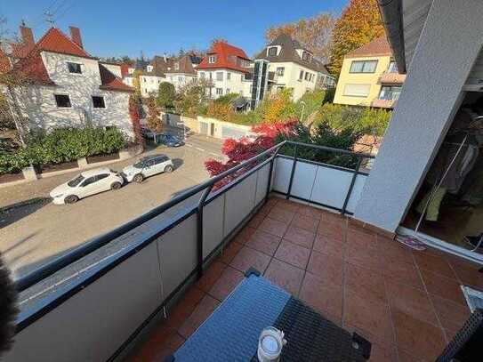 Esslingen: Teilrenovierte 2-Zimmer Wohnung mit Balkon