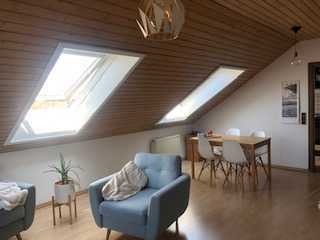 Gepflegte 3-Raum-Dachgeschosswohnung mit Balkon und Einbauküche in Bruchsal