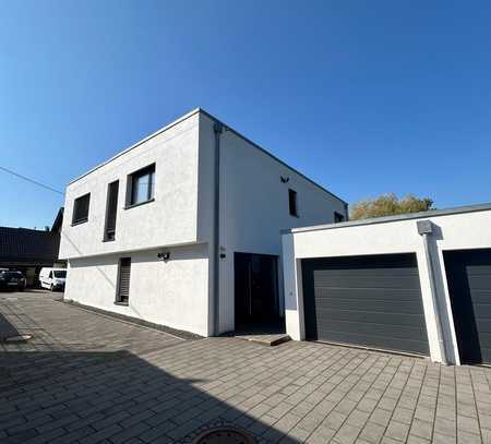 Luxuriöse und großzügige 3-Zimmer Wohnung - mit schöner Dachterrasse in Richtung Westen