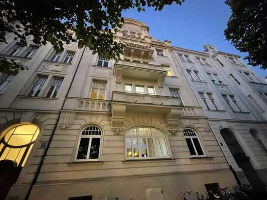 Elegante Büros in repräsentativer Lage: 25 m² mit Balkon & 17 m², Prinzregentenplatz, zur Untermiete