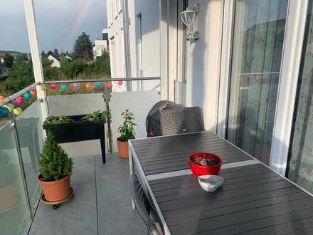 Neuwertige 3-Zimmer-Wohnung mit Balkon +2 Zimmer Büro in Pforzheim