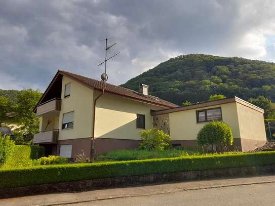 Gepflegtes Ein- bis Zweifamilienhaus in Oberlenningen Aussichtslage