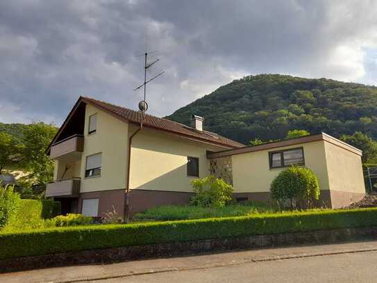 Gepflegtes Ein- bis Zweifamilienhaus in Oberlenningen Aussichtslage