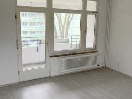 Hier fühle ich mich wohl! Sanierte 2-Zimmer-Wohnung mit Balkon