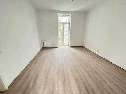 **TOP**renovierte 3 Zimmer Wohnung, Nähe Uni + Stadtmitte!