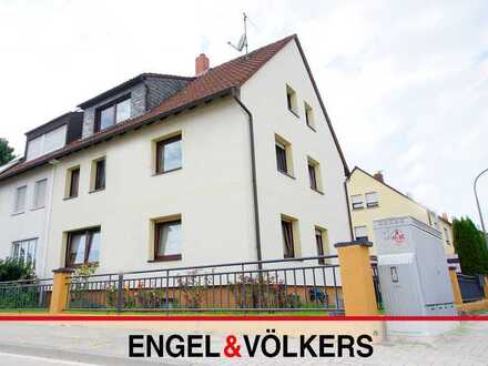 Gepflegtes 3-Parteienhaus mit Pool und Garten!