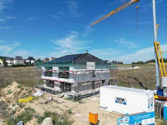 KfW40 Doppelhaus mit Wärmepumpe und Photovoltaik in Gornau