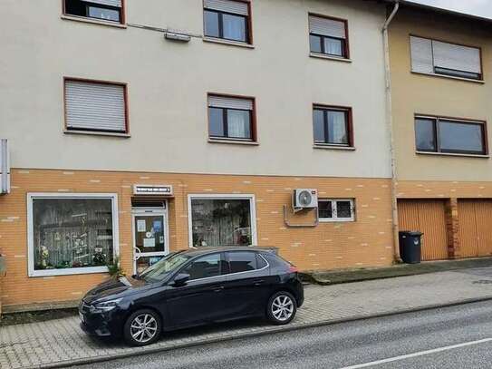 Top Lage nähe S-Bahn, frisch sanierte 5 Zimmer Wohnung mit zwei Bäder, Gäste-WC, Boden Heizung