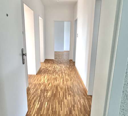 RATINGEN MITTE: SCHÖNE, HELLE 3-ZIMMER-WOHNUNG MIT SÜDBALKON