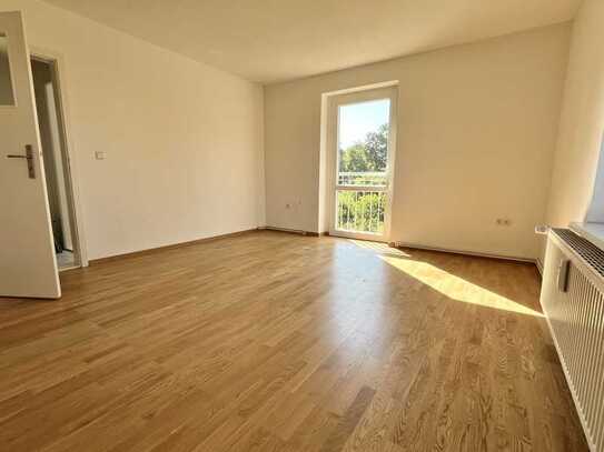 Helle 3-Zimmer-Wohnung, frisch saniert mit Seeblick und Gartenmitbenutzung