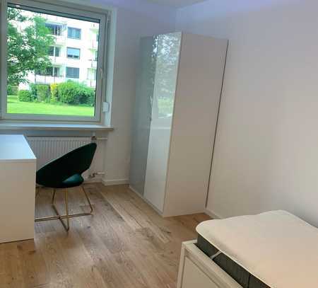 MÜNCHEN - 5er WG - gemütliches Zimmer in WG verfügbar!!!