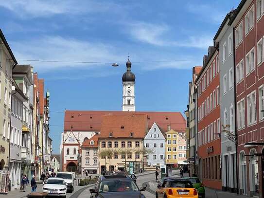 Landsberg Altstadt sehr schöne großzügige 3 Zi. Whg. Balkon, EBK, Keller FREI!