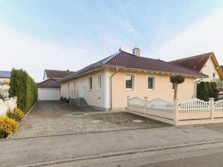 Moderner Bungalow in zentraler ruhiger Lage mit großem Garten