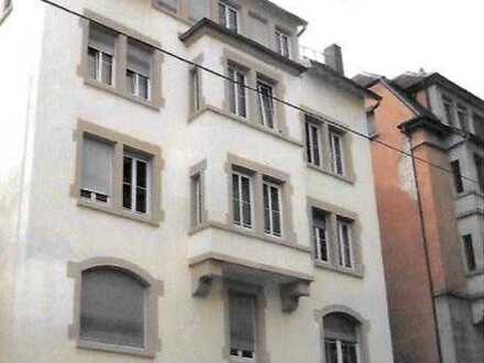Schöne 2 Zimmer Altbauwohnung mit Küchenveranda